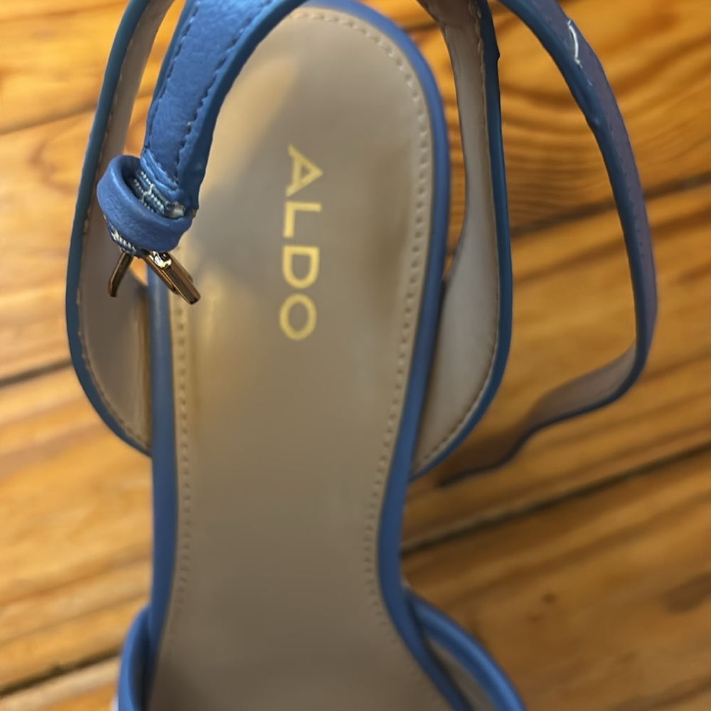 Aldo Flower Wedge Heels - Size 7.5 - Picture 3 of 8